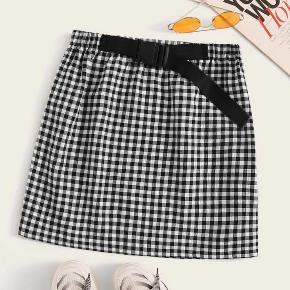 SHEIN Push Buckle Belt Skirt